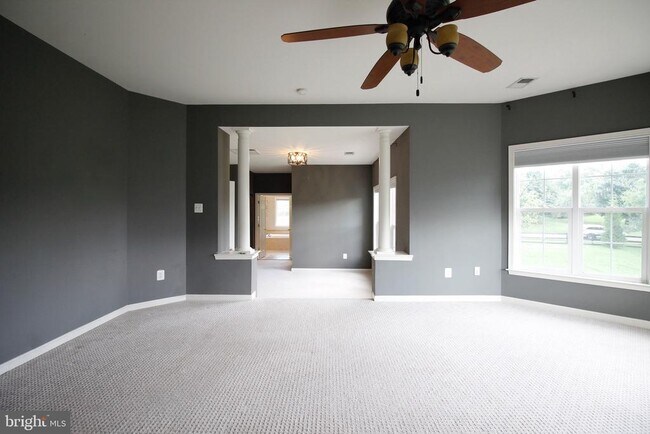 Building Photo - 5569 Jamisons Farm Dr