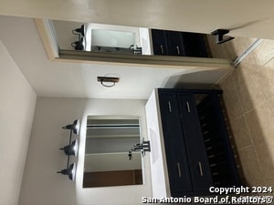 Building Photo - 13939 S Village Dr