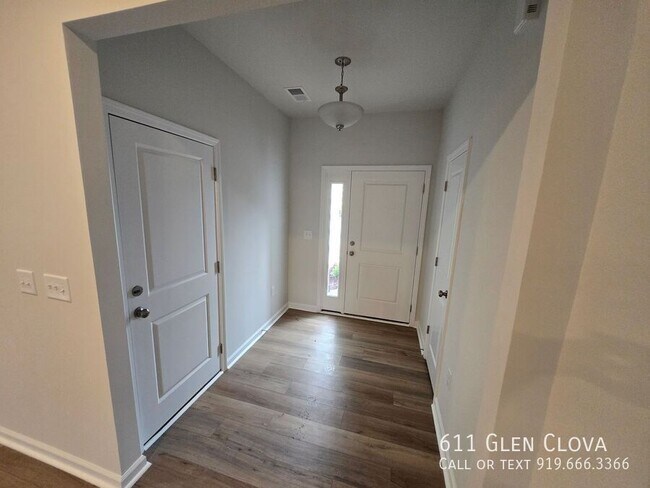 Building Photo - 611 Glen Clova Dr