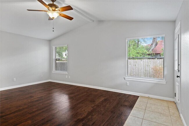 Building Photo - 1904 Dayflower Trce