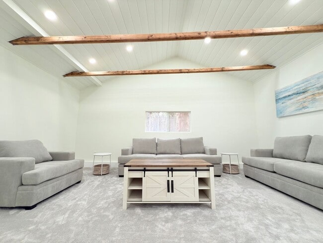 Building Photo - Luxury 4-Bedroom + Bonus Room Home in Gated Shadow Hills Community – Short & Long Term Available