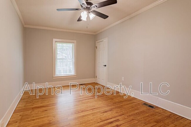 Building Photo - 654 Maywood St