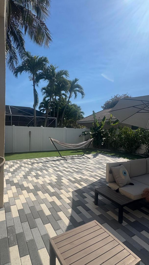 Building Photo - 672 NW 45th Ave