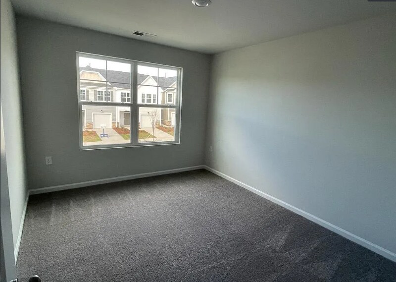 Building Photo - 5020 Tura St