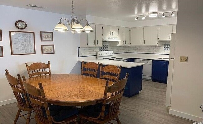 Building Photo - 175 Garden Park Dr