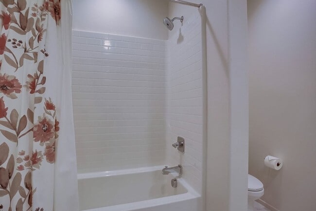 Building Photo - 5 Bedroom Home in Rancho Tesoro!