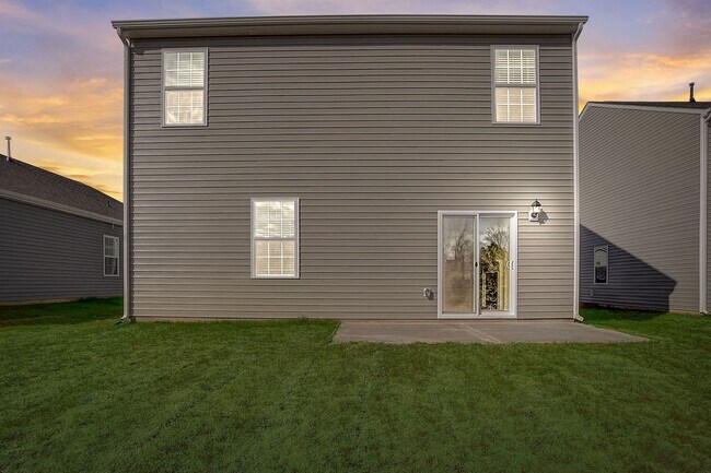 Building Photo - Modern 5-Bedroom Home Near Troutman – Showings Start November 17th