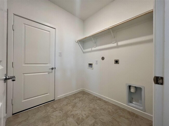 Building Photo - 21835 Redwood Blf Trl