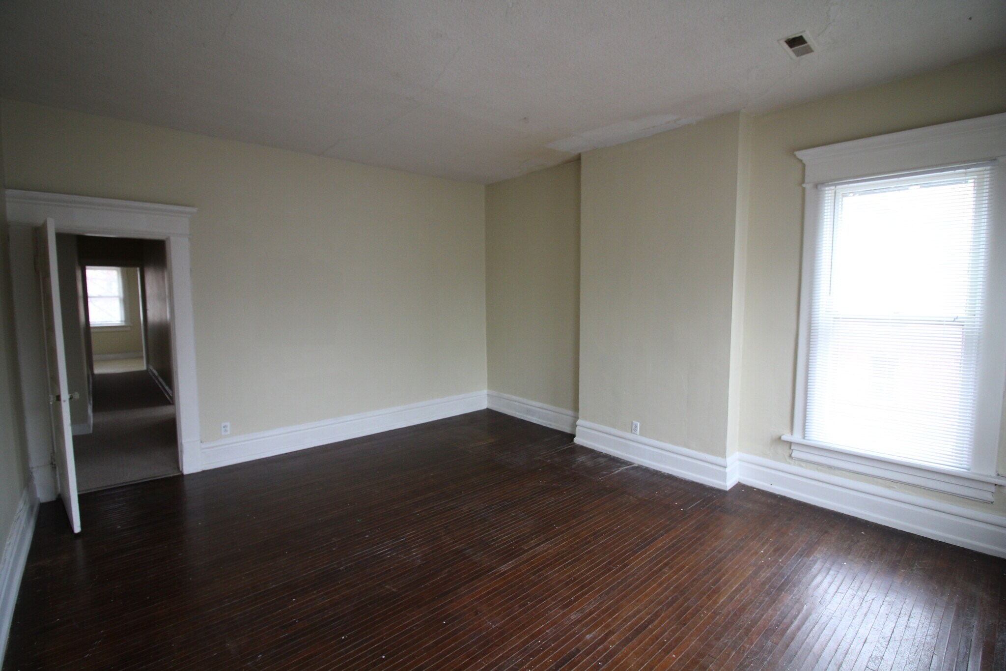 Building Photo - 781 Bryden Rd