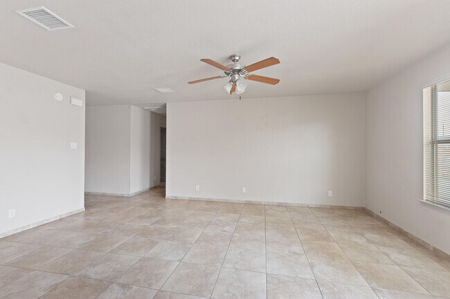 Building Photo - 608 Cactus Creek Pl