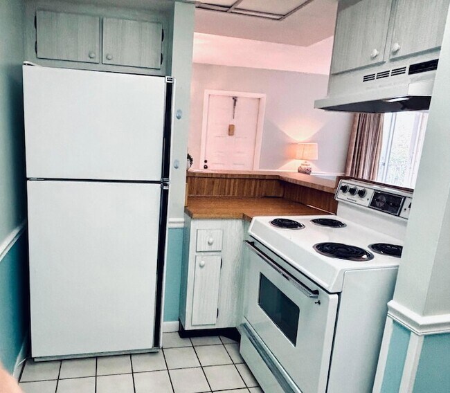 Building Photo - 1805 Fairview Villas Dr