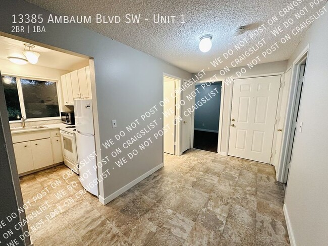 Building Photo - Burien - Updated 2 Bedroom / 1 Bath