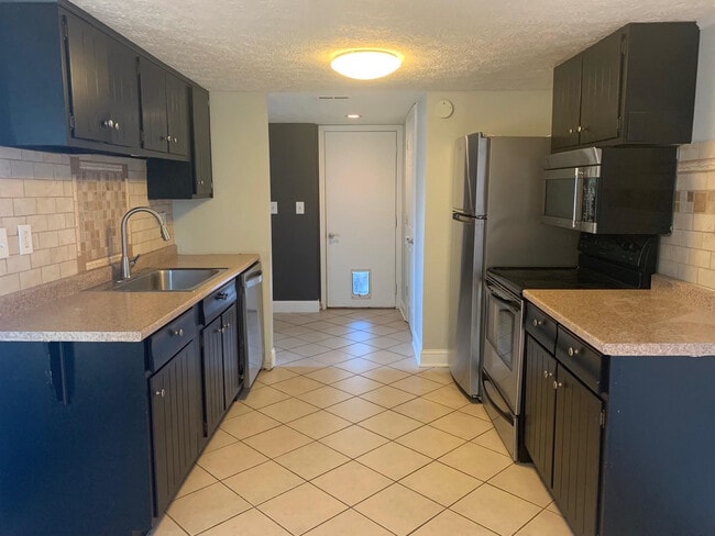 Building Photo - 4243 Briarwood Dr