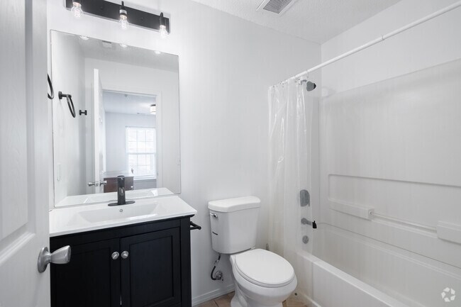 4BR, 4BA - 12220 Apache Avenue