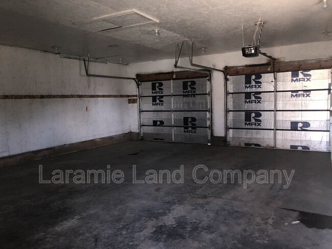 Building Photo - 2582 W Jackson St