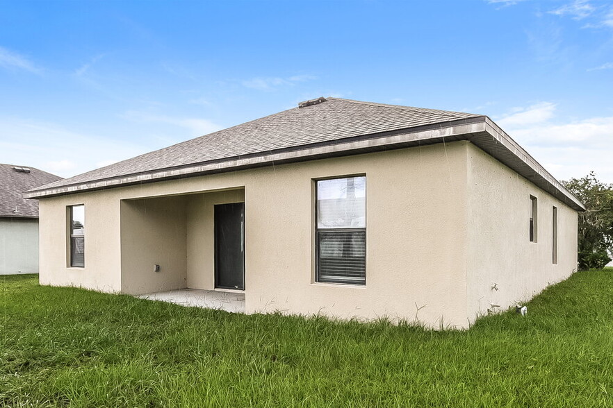 Building Photo - 4292 Abaco Dr