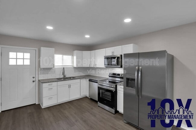 Building Photo - 2453 McGuffey Rd