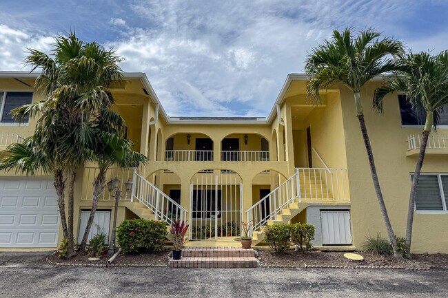 Building Photo - 1110 Bel Air Dr