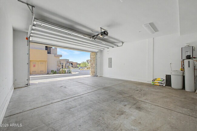 Building Photo - 11673 N 136th St
