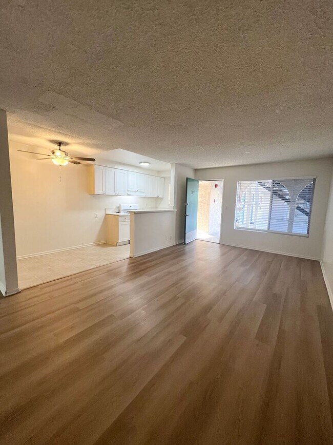 Interior Photo - 138TH