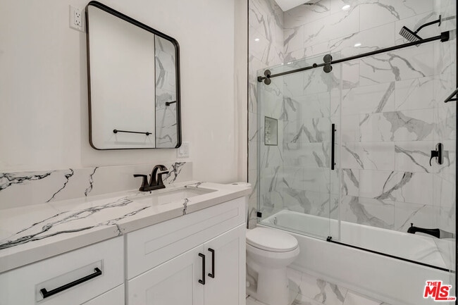 Building Photo - 11108 Norris Ave