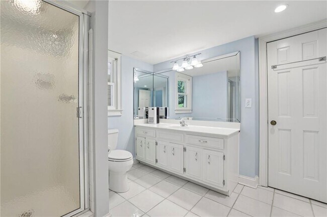 Building Photo - 5653 Trowbridge Dr