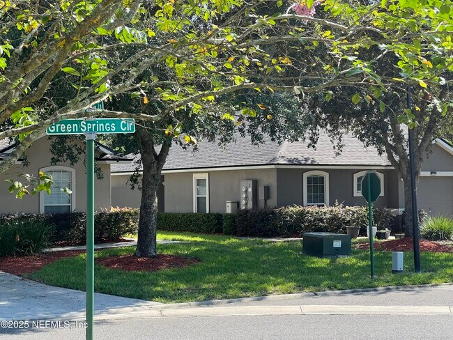 Building Photo - 1815 Green Springs Cir