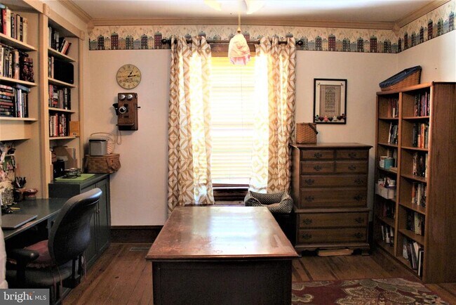 Building Photo - 217 Villanova Rd