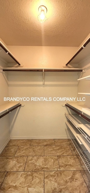 Building Photo - 4209 Maid Marian Cir