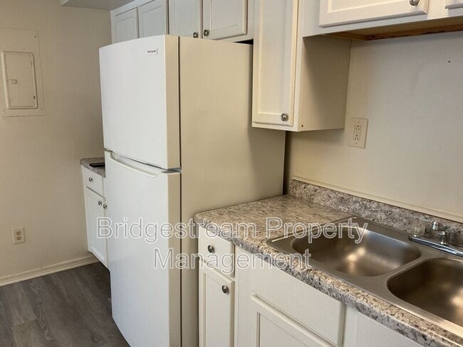 Building Photo - 3015-1D Idlewild Dr