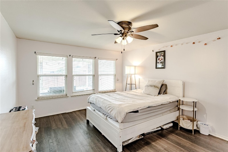 Building Photo - 2048 Lake Trail Dr