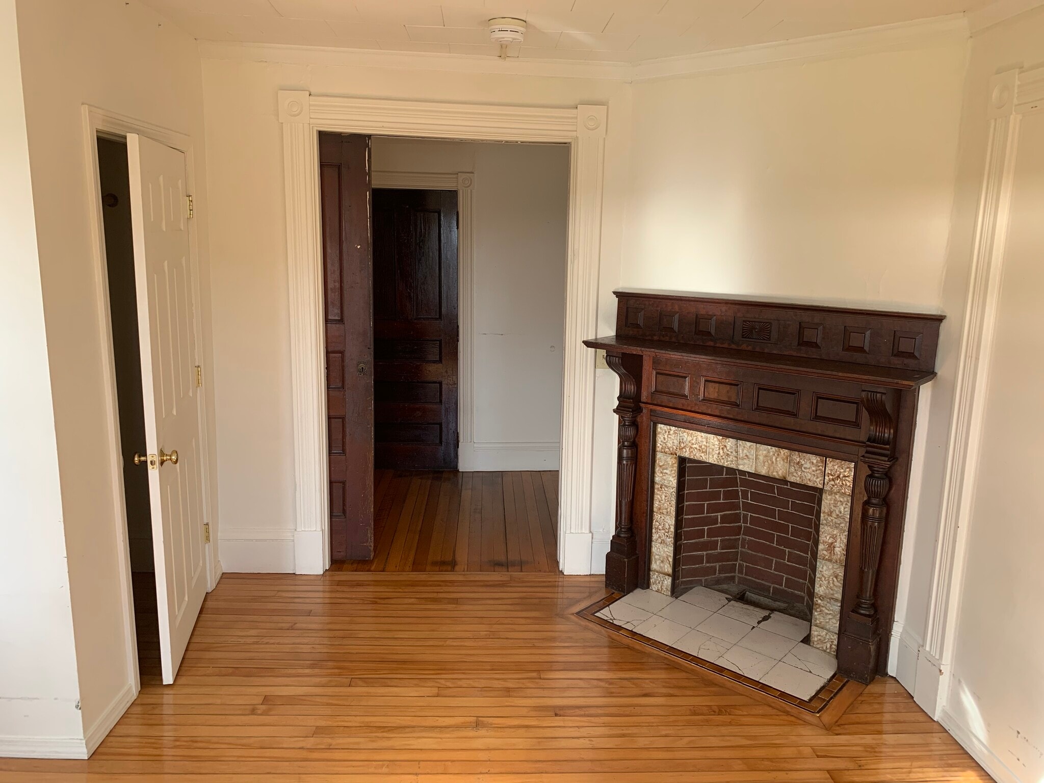 Master bedroom - 88 Roxbury St