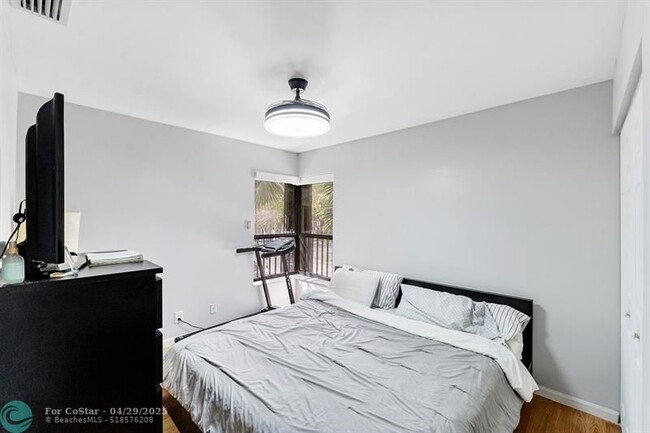 Building Photo - 2534 NW 49th Terrace