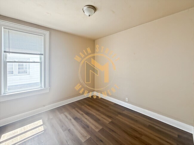 Building Photo - 517 N Ashland Ave