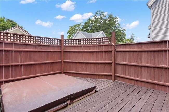 Building Photo - 181 Carrington Ave