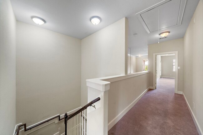 Building Photo - 2865 Westhollow Dr