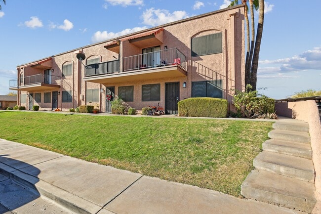 Building Photo - Las Palmas Townhomes
