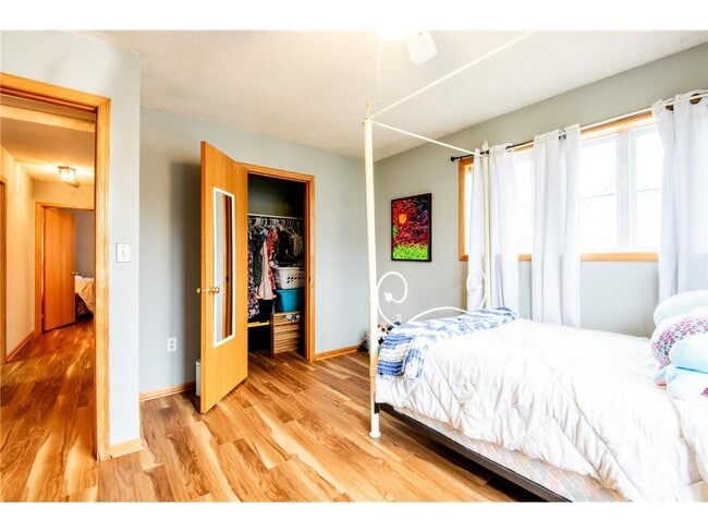 Building Photo - 5724 4th St NE