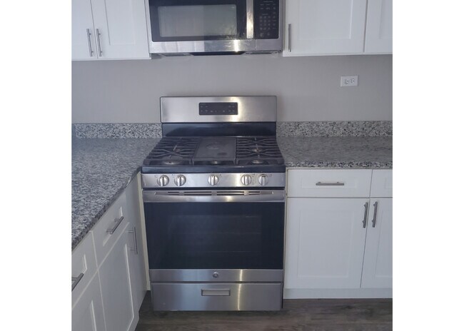 Building Photo - 4920 W Potomac Ave