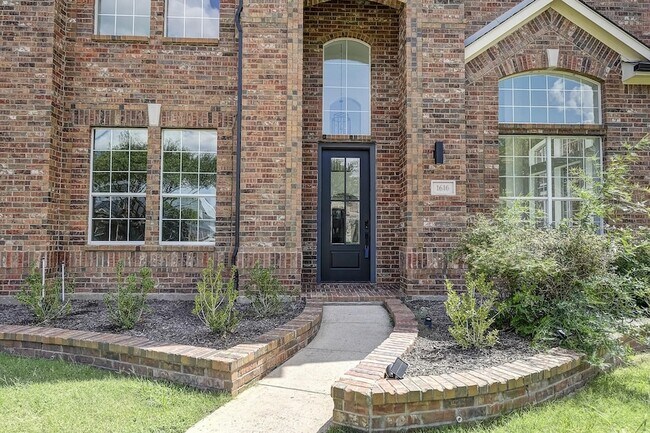 Building Photo - 1616 Sweetbay Dr
