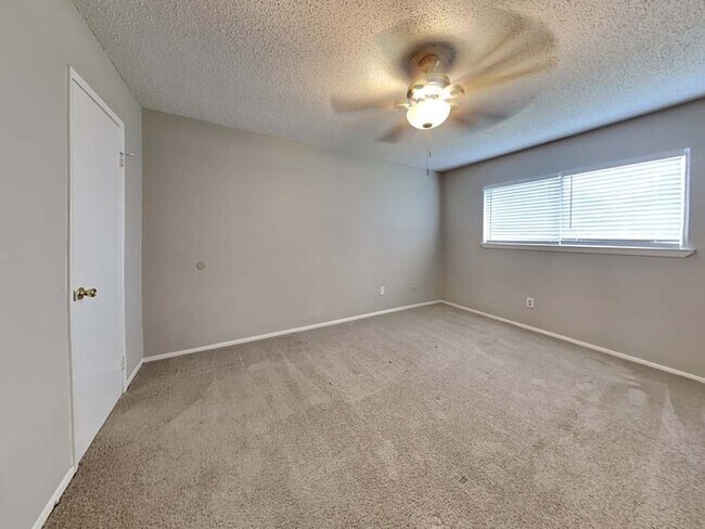 Building Photo - 3710 Midlothian Pl