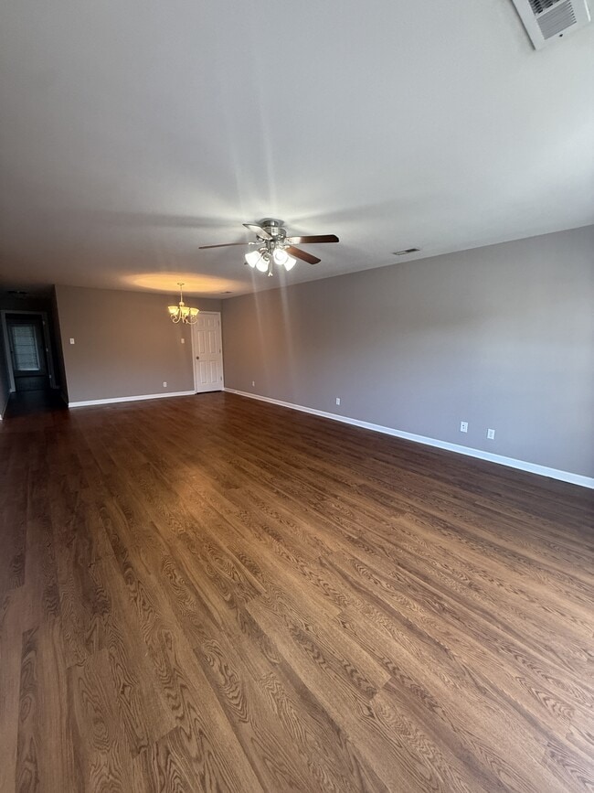Building Photo - 745 Casey Ln