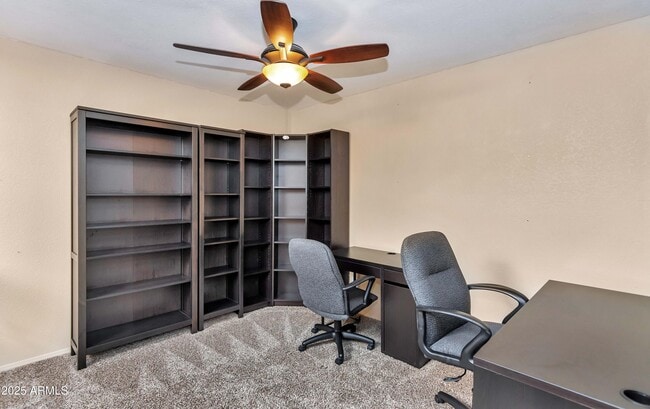 Building Photo - 33 E Beck Ln