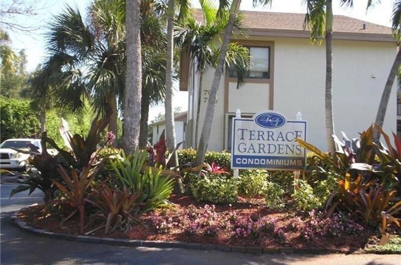 Primary Photo - 770 NW Fork Rd