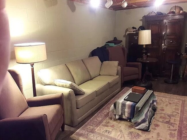 300 foot 3rd bedroom non conforming - 36 Lilac Ct