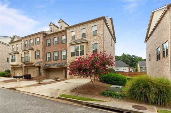 Building Photo - 2744 Blakely Dr NE