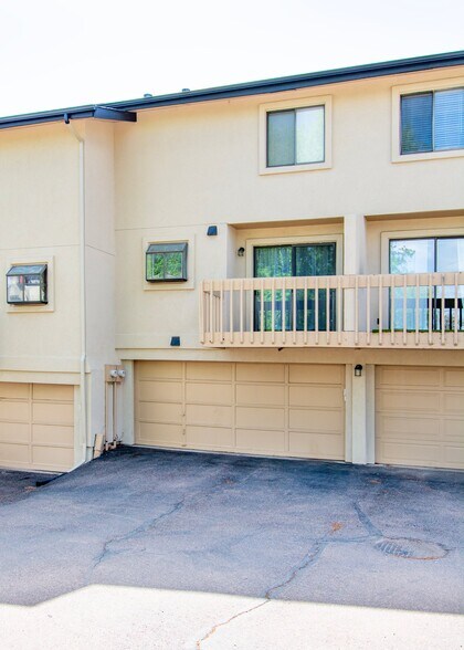 Building Photo - 16 Old Broadmoor Rd