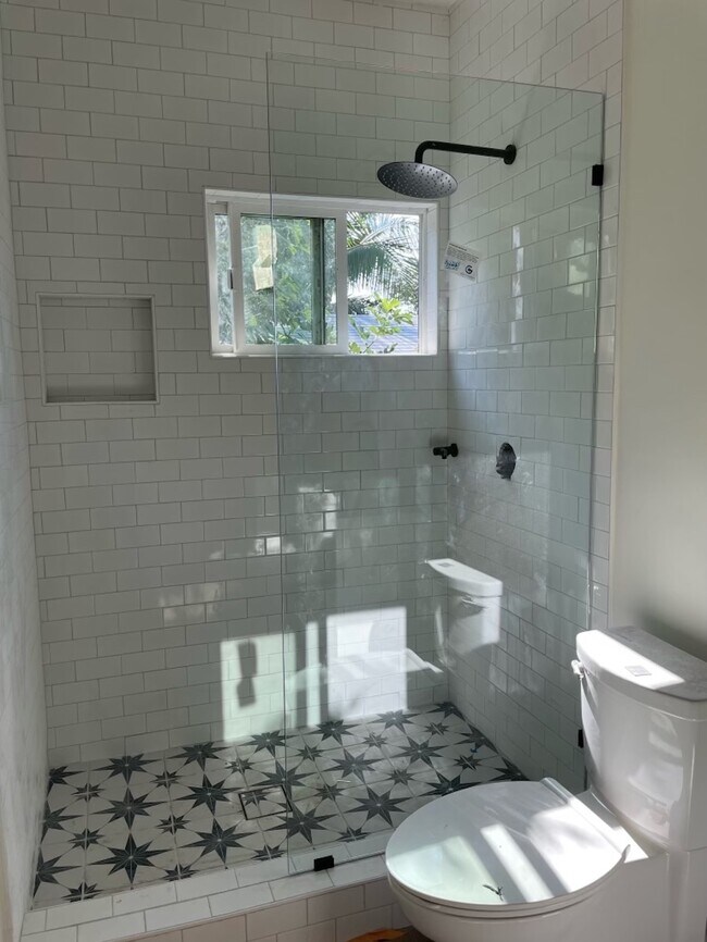 ADU bathroom - 3425 Buckingham Rd