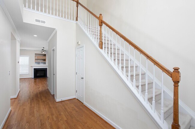 Building Photo - Beautiful 3 Bedroom/ 2.5 Bath Townhome in Northern Durham! Available Now!
