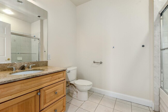 Building Photo - 311 Washington St